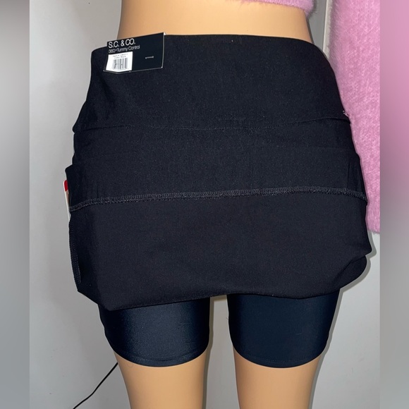 NWT Black Skort with Pocket. Short Spandex size M (2) - Picture 6 of 10